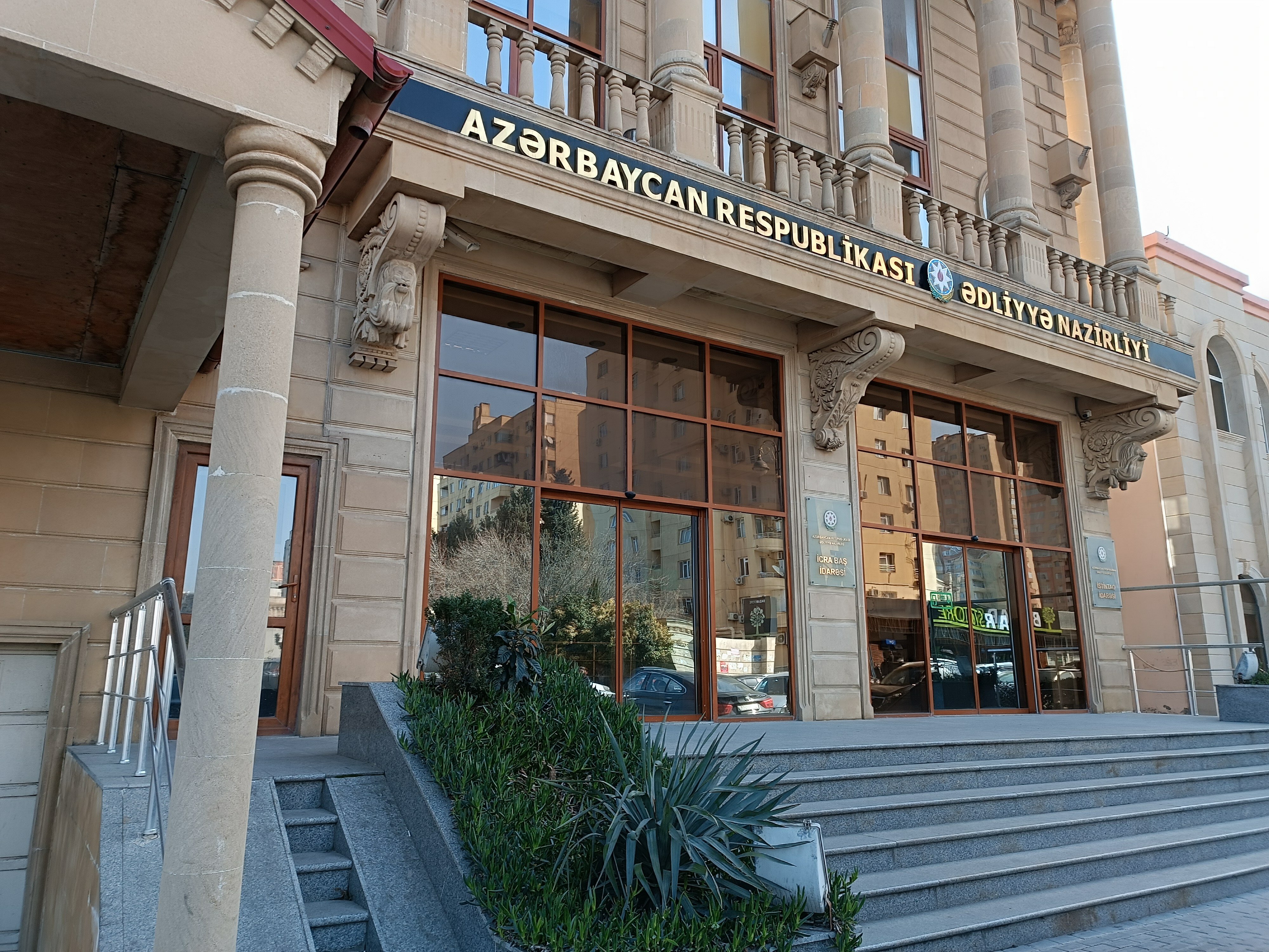 Xüsusi icra məmuru olmaq istəyənlər üçün müsabiqə elan edilib