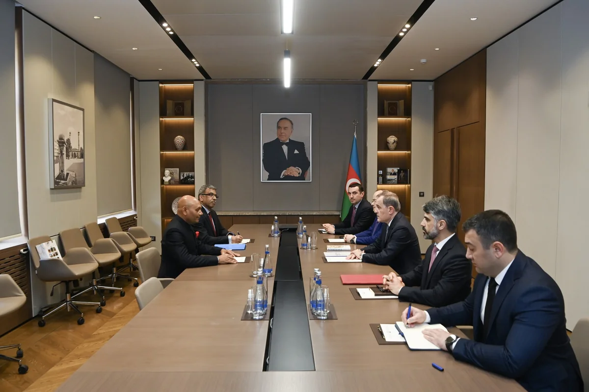  Ceyhun Bayramov Hindistanın ölkəmizə yeni təyin olunmuş səfirini qəbul edib