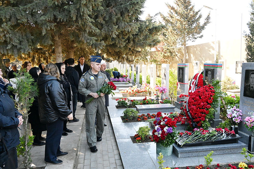 Şəhid pilotlarımızın xatirəsi ehtiramla yad edilib