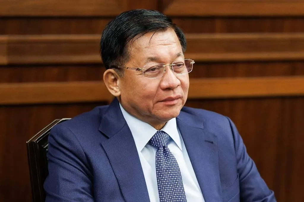 Min Aunq Hlainq Myanma prezidenti seçilib