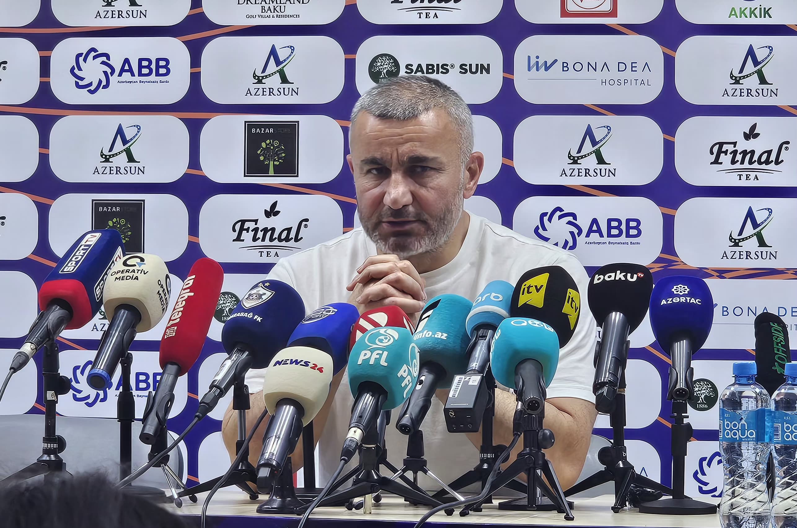 Qurban Qurbanov: Rauf Cabbarovu yaxşı performansı olduğu üçün belə oyuna veriblər