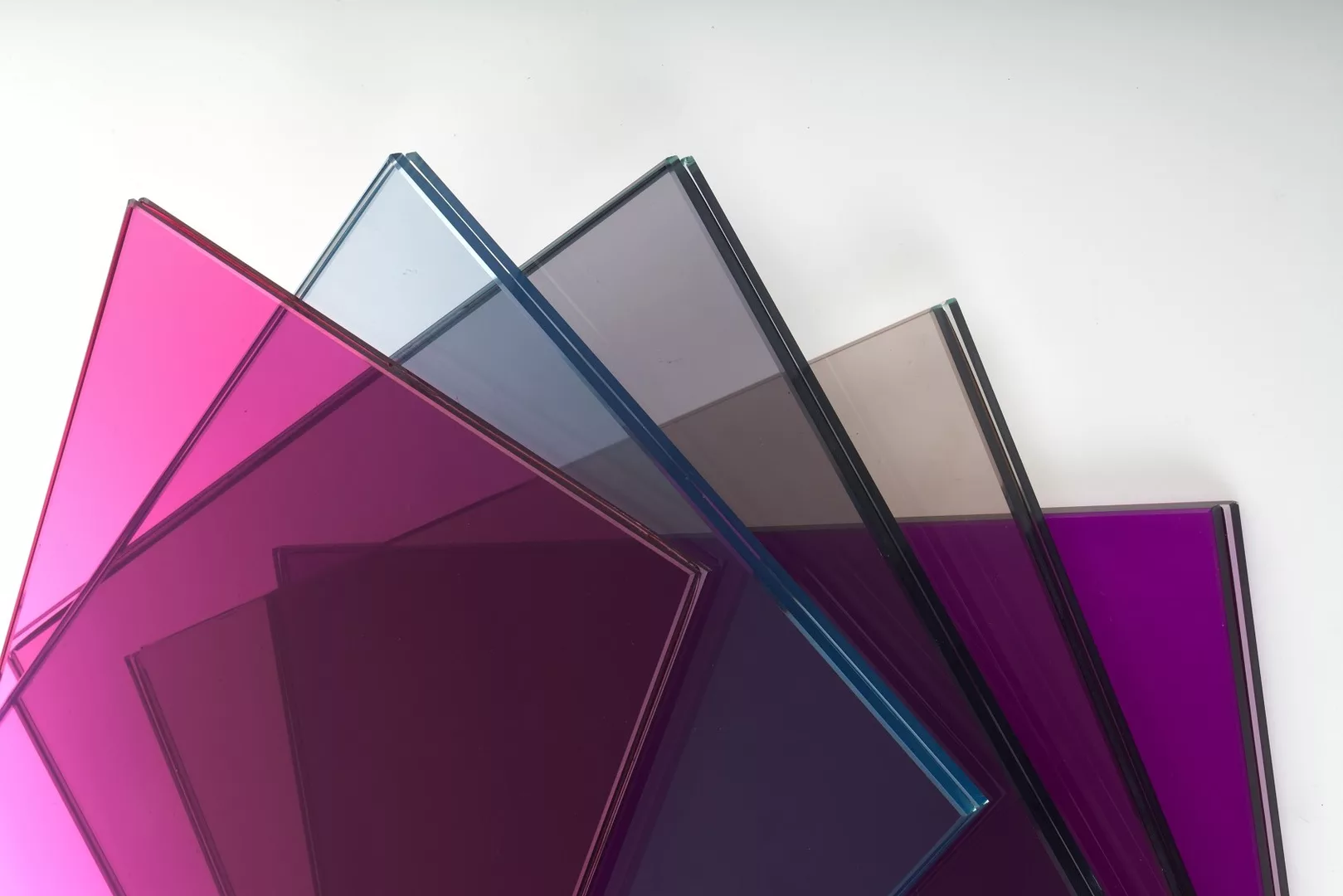 Tikinti şüşəsi istehsalında 5,4 faizlik artım qeydə alınıb