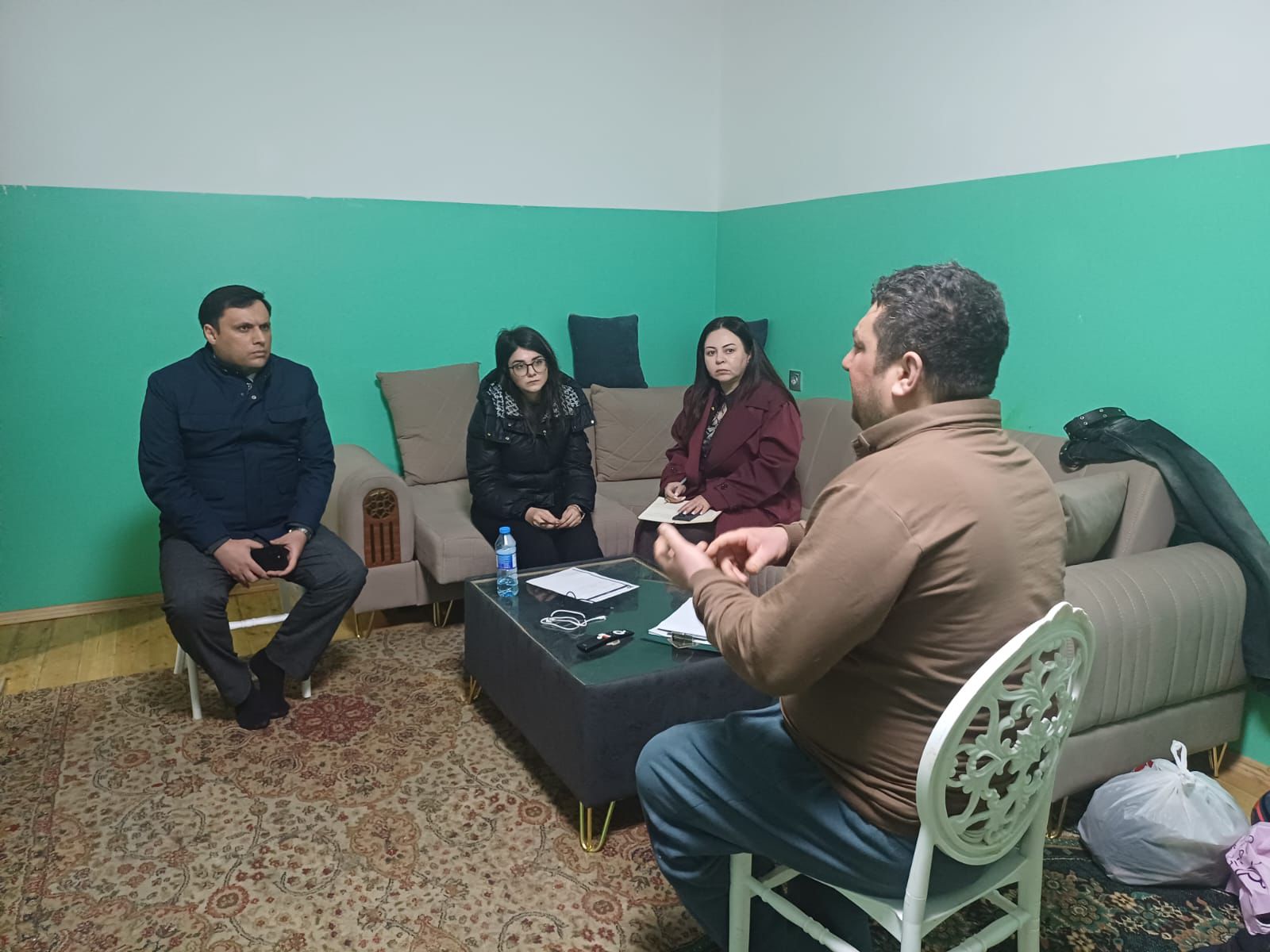 Övladının dəfnində canlı yayım açan 9 uşaq atası nəzarətə götürülüb