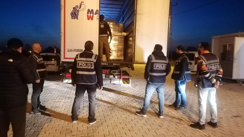 Türkiyədə yük maşınında 18 qanunsuz miqrant saxlanılıb