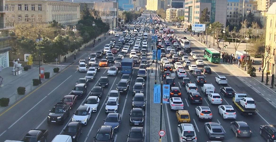 Bakıda sıxlıq müşahidə olunan yollar - SİYAHI
