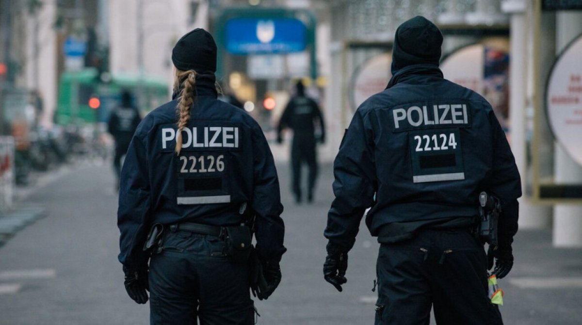 Almaniyada silahlı şəxs banka hücum edib