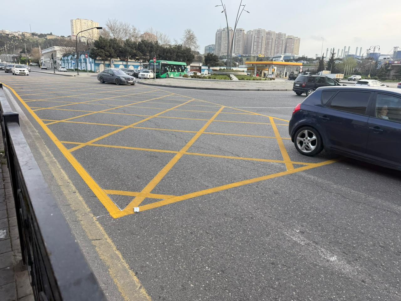 AYNA: Daha bir kəsişmədə “sarı tor” nişanlanma xətləri təşkil edilib