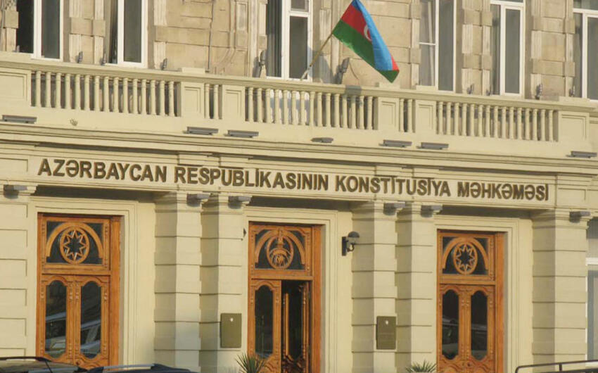 Konstitusiya Məhkəməsi Bakı Apellyasiya Məhkəməsinin müraciəti üzrə qərar verib
