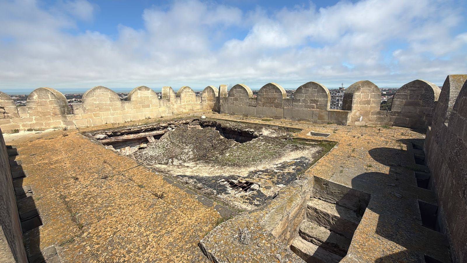 Böyük Mərdəkan qəsrində çökmə baş verib