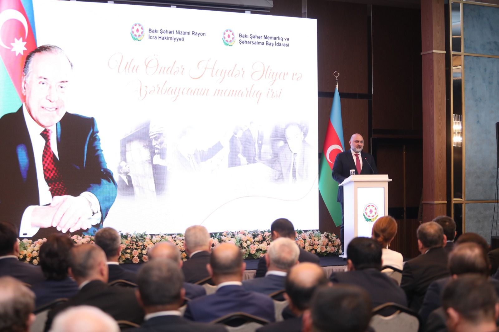 “Ulu Öndər Heydər Əliyev və Azərbaycanın memarlıq irsi” mövzusunda tədbir keçirilib