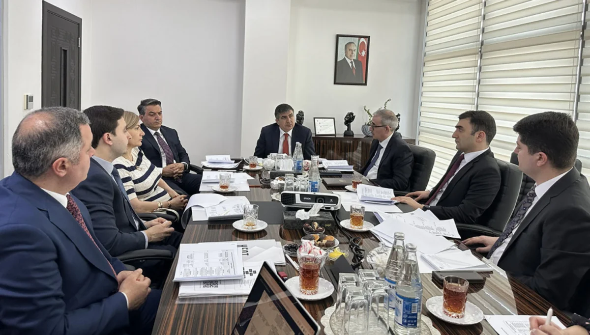 Hüquqi Ekspertiza və Qanunvericilik Təşəbbüsləri Mərkəzi Müşahidə Şurasının iclası keçirilib