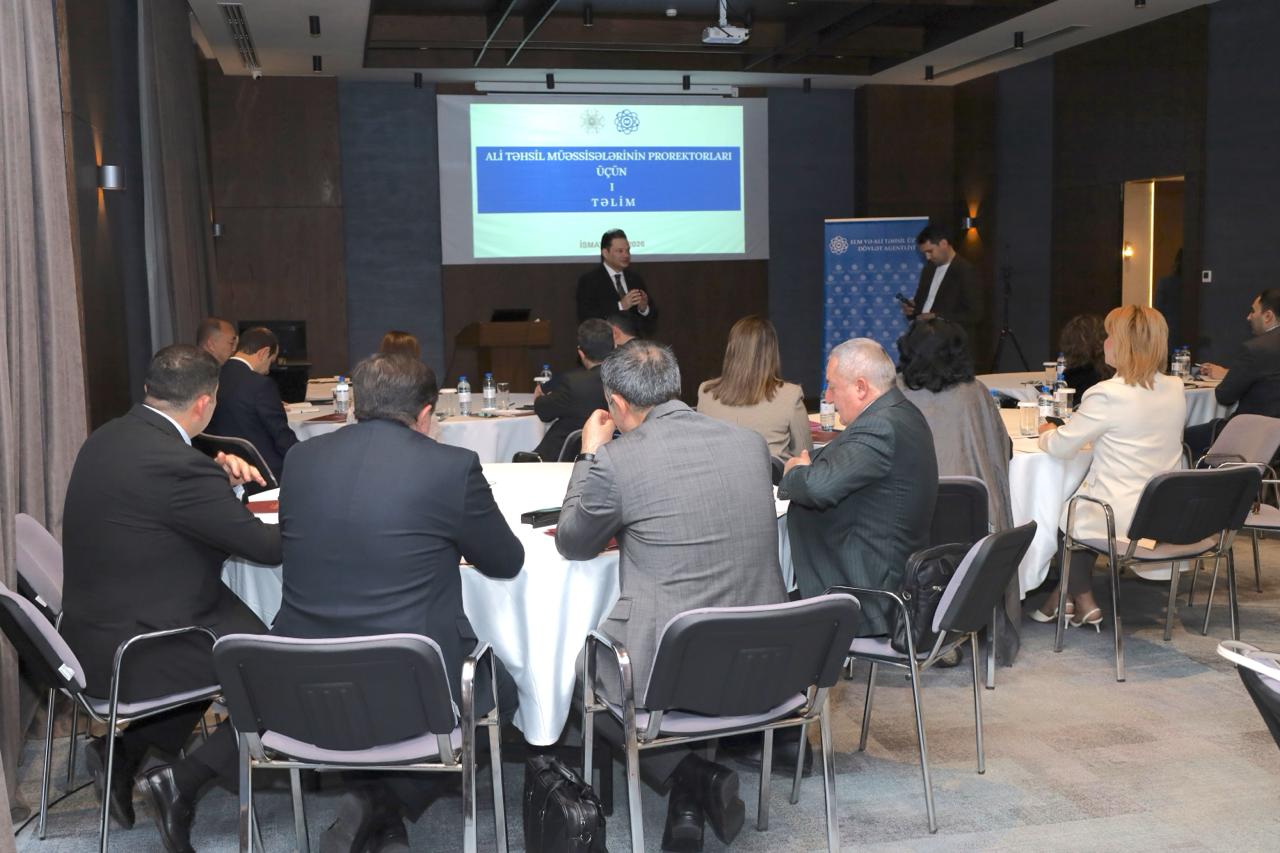 Ali təhsil müəssisələrinin prorektorları üçün təlimlərə başlanılıb