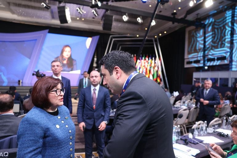 Sahibə Qafarova və Alen Simonyan İstanbulda danışıqlar aparıblar