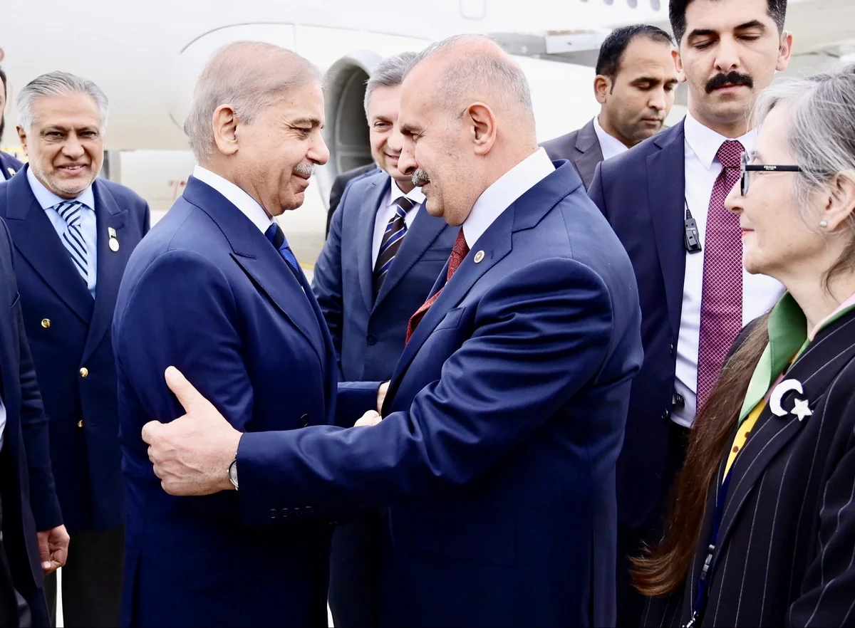 Şahbaz Şərif və İshaq Dar Türkiyəyə səfər edib