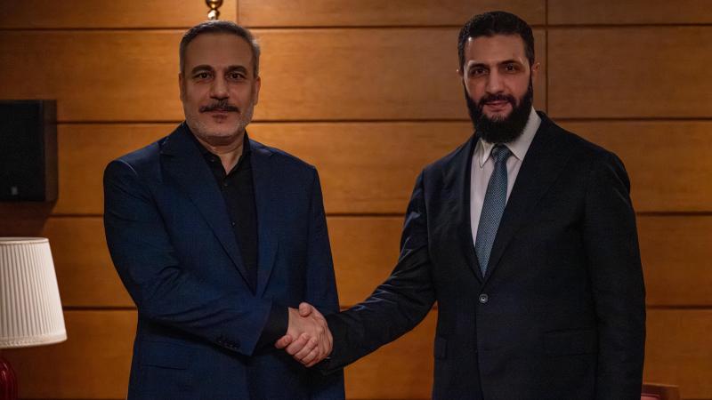 Hakan Fidan Suriya prezidenti  ilə görüşüb