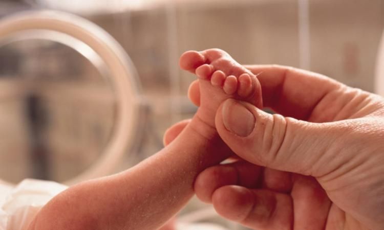 Bakıda yeni doğulan körpə ölüb