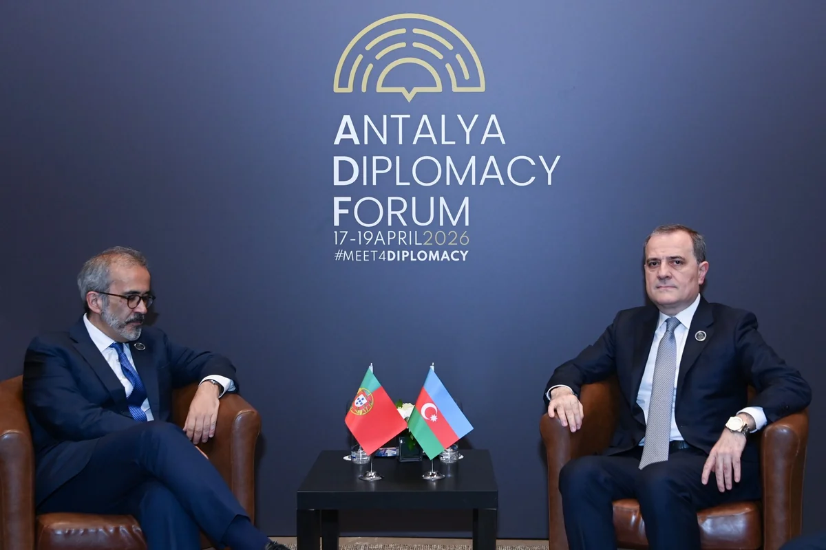 Ceyhun Bayramov portuqaliyalı həmkarı ilə görüşüb