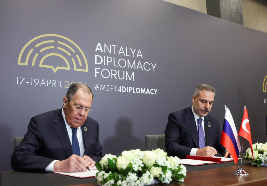 Hakan Fidan və Lavrov Antalyada görüşüb - YENİLƏNİB