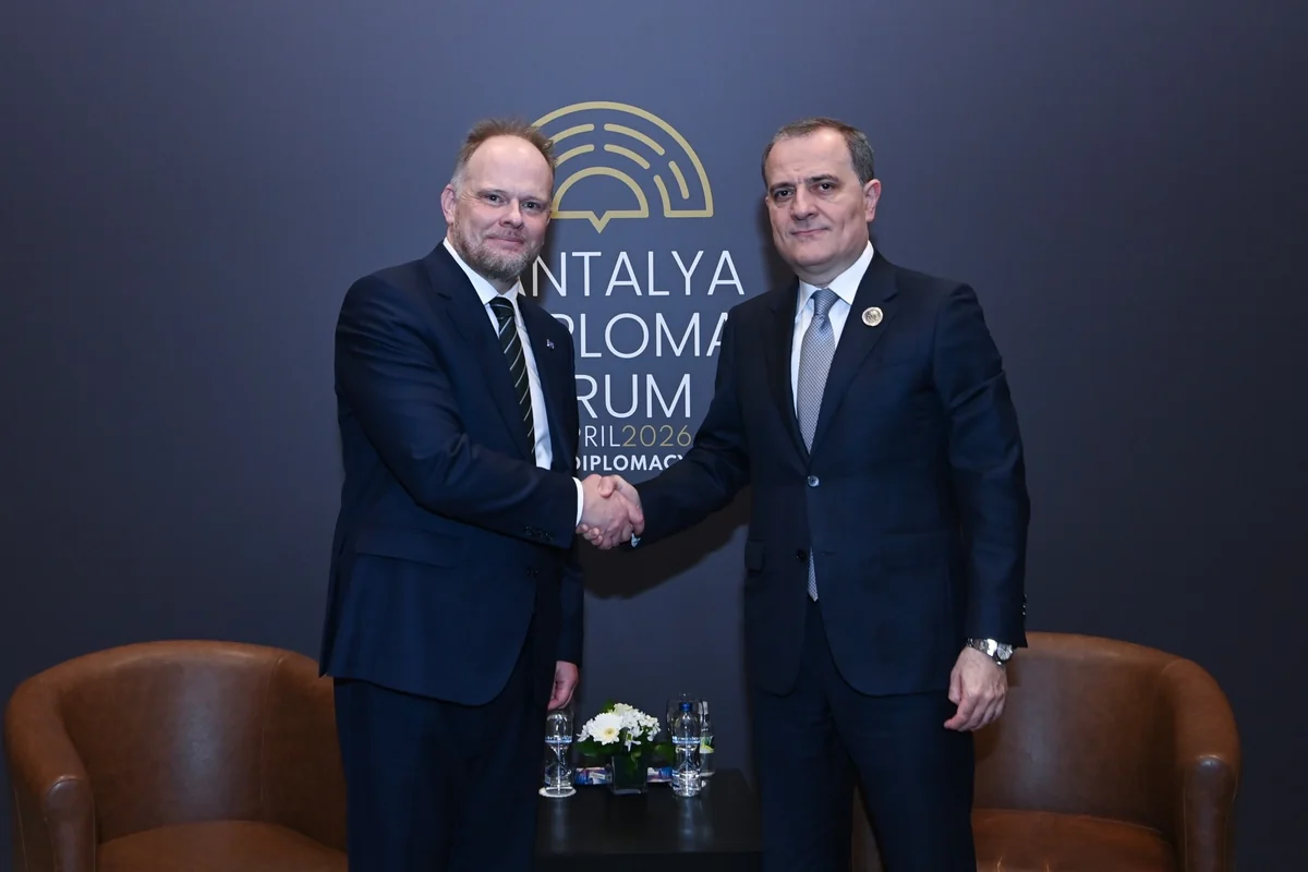 Ceyhun Bayramov NATO rəsmisi ilə enerji təhlükəsizliyi və regional prosesləri müzakirə edib