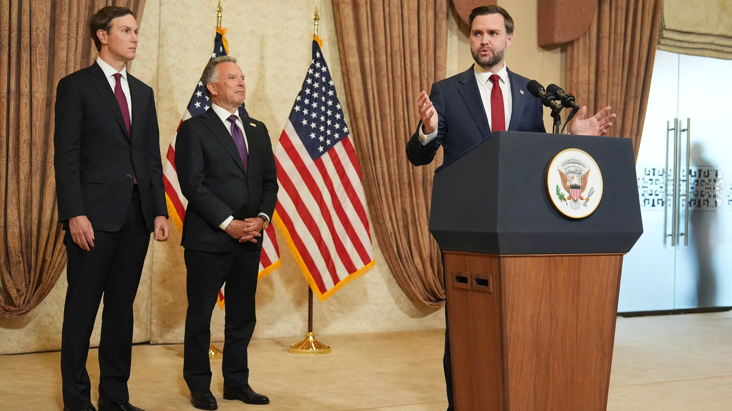 Vens İranla keçiriləcək növbəti danışıqlarda iştirak edəcək