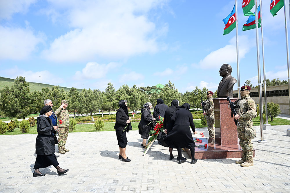 XTQ-nin Aprel şəhidlərinin xatirəsi ehtiramla yad olunub