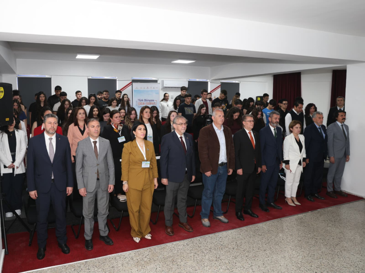 Türk Dünyası Uşaq Ədəbiyyatı Seminarı öz işinə başlayıb