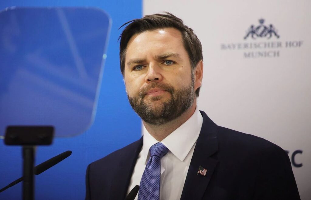 Ağ Ev J.D. Vensin Pakistan səfərinin ləğv olunduğunu təsdiqləyib