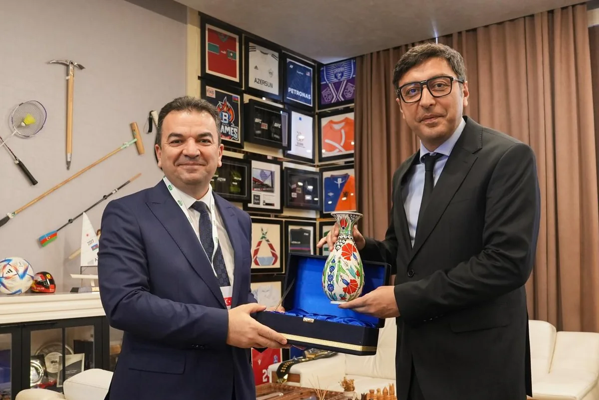 Fərid Qayıbov Türkiyənin Gənclər və İdman Nazirliyinin nümayəndə heyəti ilə görüşüb