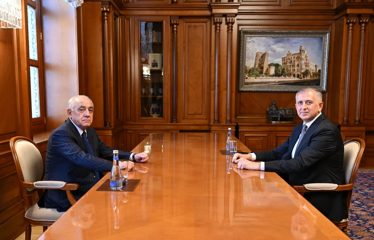  Əli Əsədov Gürcüstanın fövqəladə və səlahiyyətli səfiri ilə görüşüb