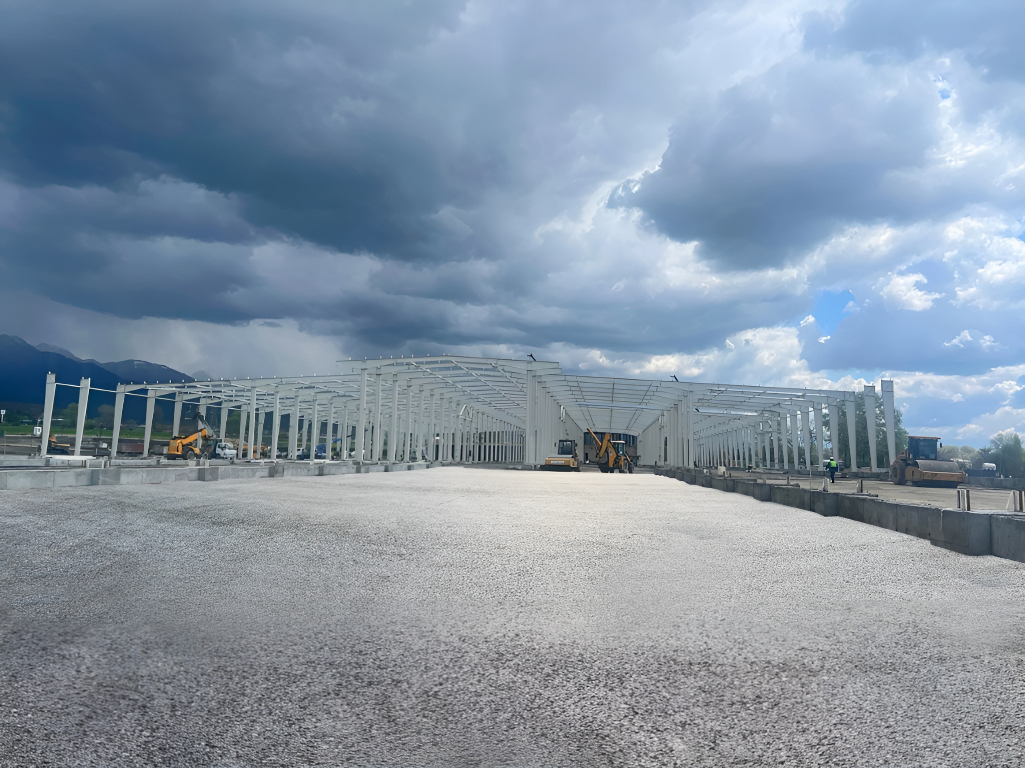 Nazir Qəbələdə pivə və alkoqolsuz içkilərin istehsalı zavodunda görülən işlərlə tanış olub