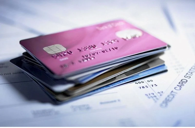 5 manat köçürməyə görə 2 manat niyə tutulur? 