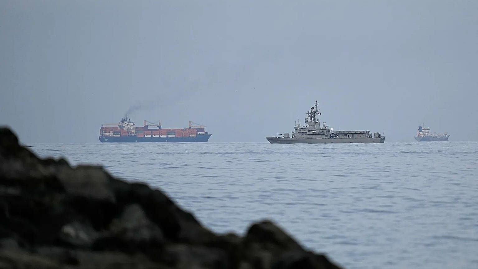 Almaniya Hörmüz boğazının açılmasını tələb edib