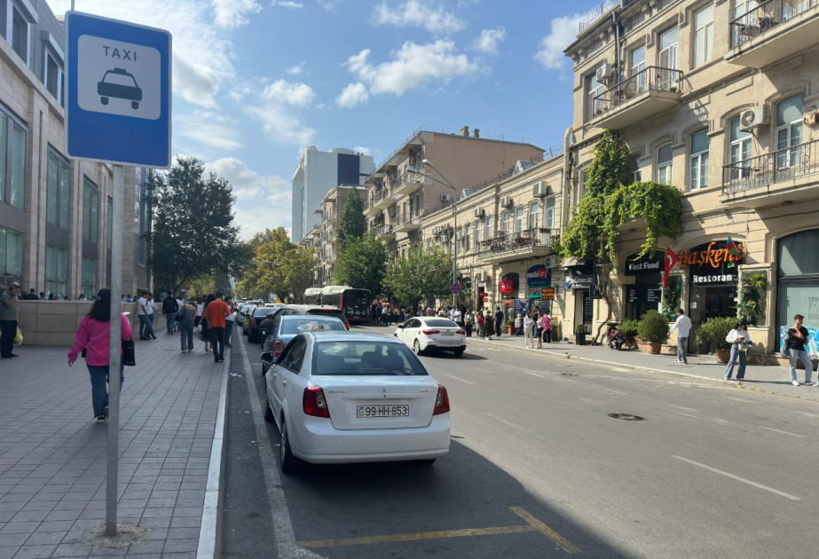 Bakıda taksi dayanacaqları niyə parkinqlərlə əvəzlənir?