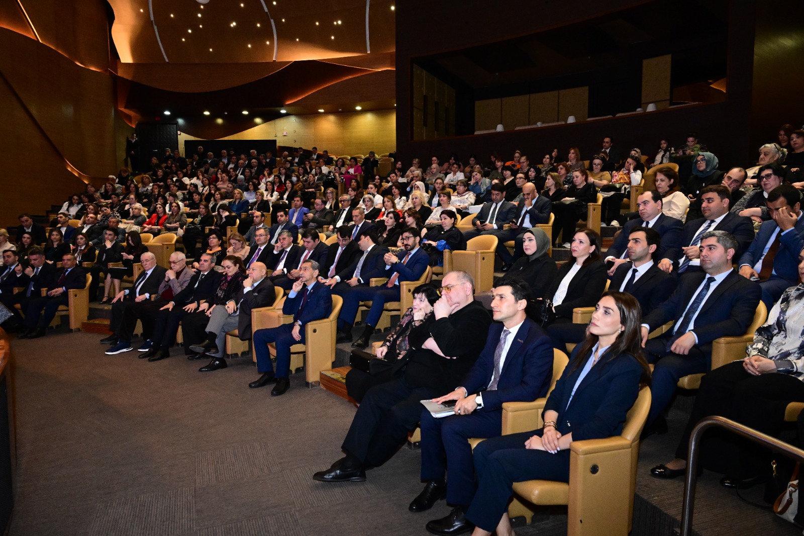 “Ümummilli Lider Heydər Əliyev və Azərbaycanın mədəniyyət dəyərləri” mövzusunda konfrans keçirilib