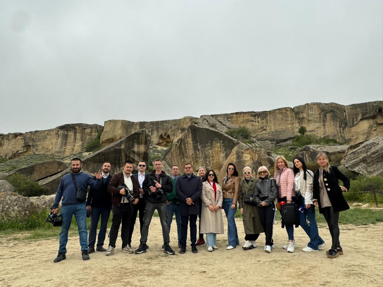Bakı-Belqrad uçuşları fonunda Serbiya mediası Azərbaycanın turizm imkanları ilə tanış olub