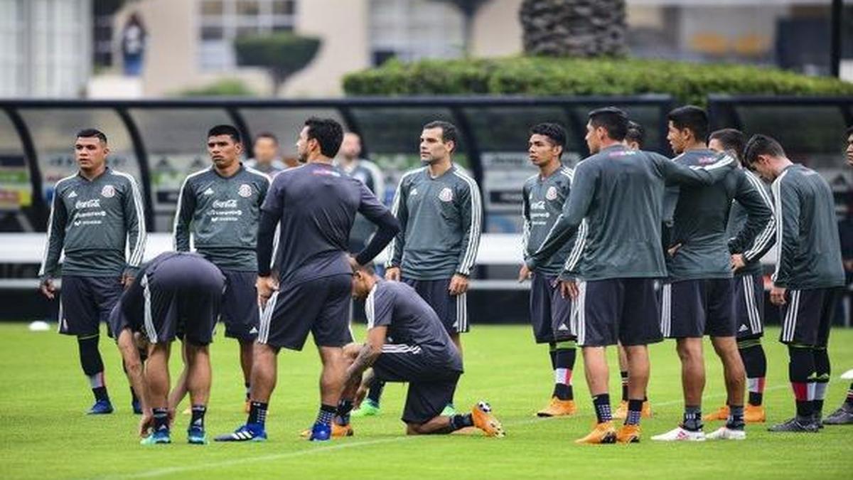 Meksika millisində sərt qərar: Toplanışa qatılmayan futbolçular DÇ-2026-dan kənarda qalacaq