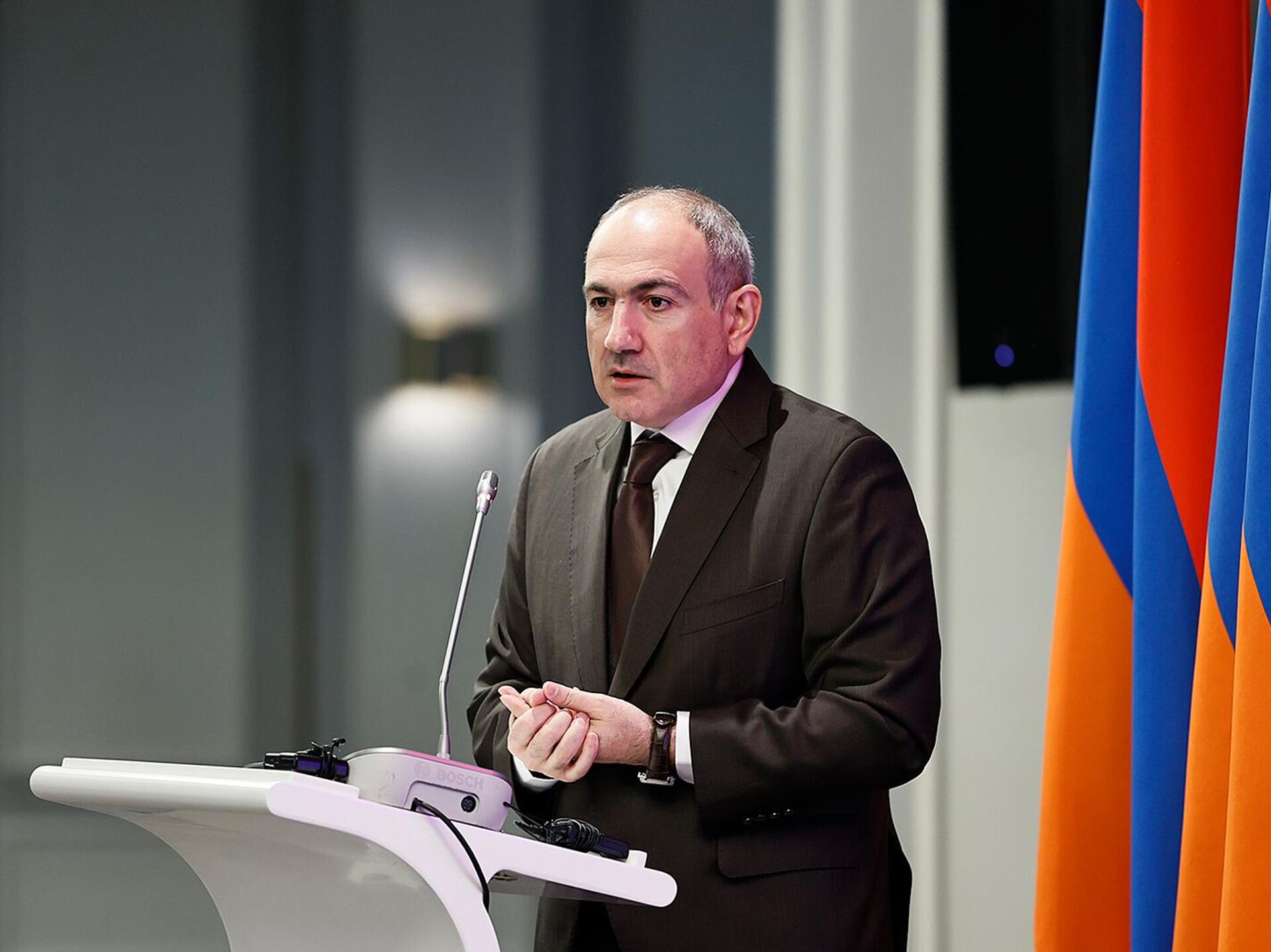 Paşinyan: Ermənistan Ukrayna məsələsində Rusiyanın müttəfiqi deyil