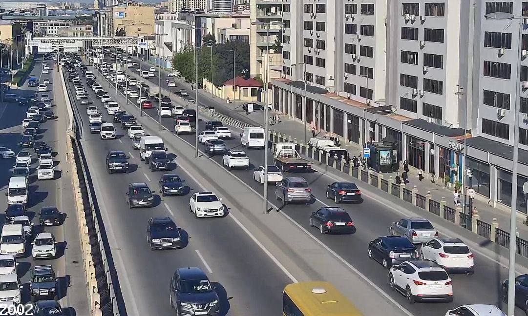 Bir sıra yollarda tıxac müşahidə olunur - SİYAHI