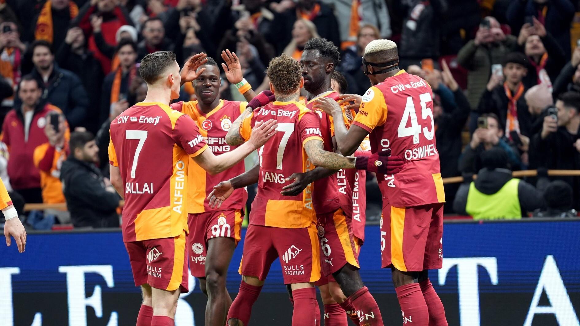 "Qalatasaray" Türkiyə Super Liqasında ardıcıl 4-cü dəfə çempion oldu 
