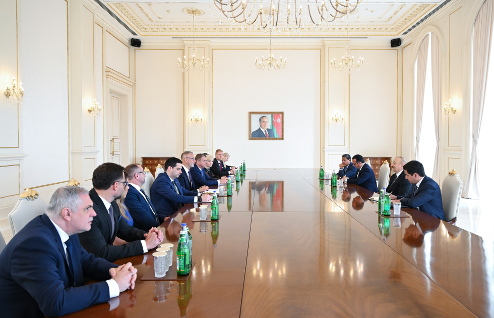  İlham Əliyev Slovakiya Milli Şurası sədrinin başçılıq etdiyi nümayəndə heyətini qəbul edib