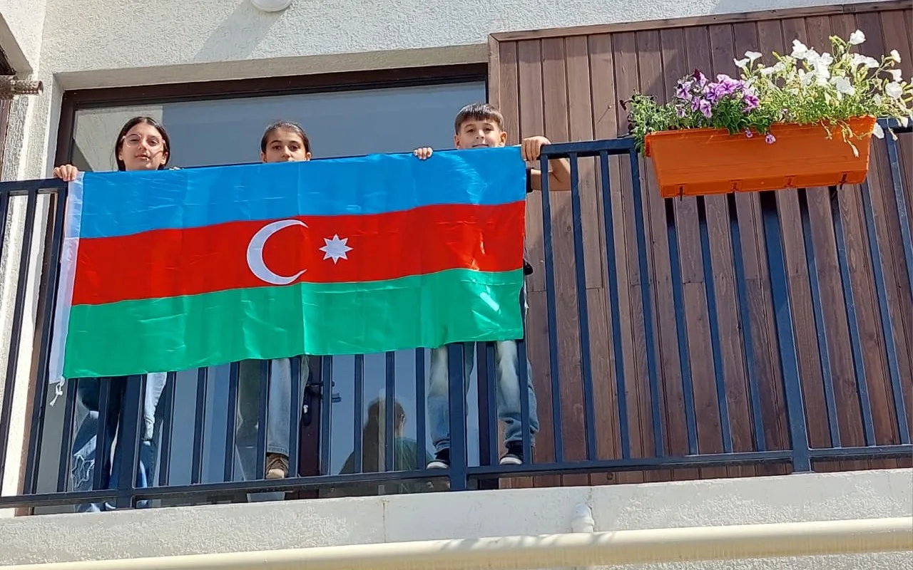 Yola salınan köç karvanı Zəngilan şəhərinə çatıb - YENİLƏNİB