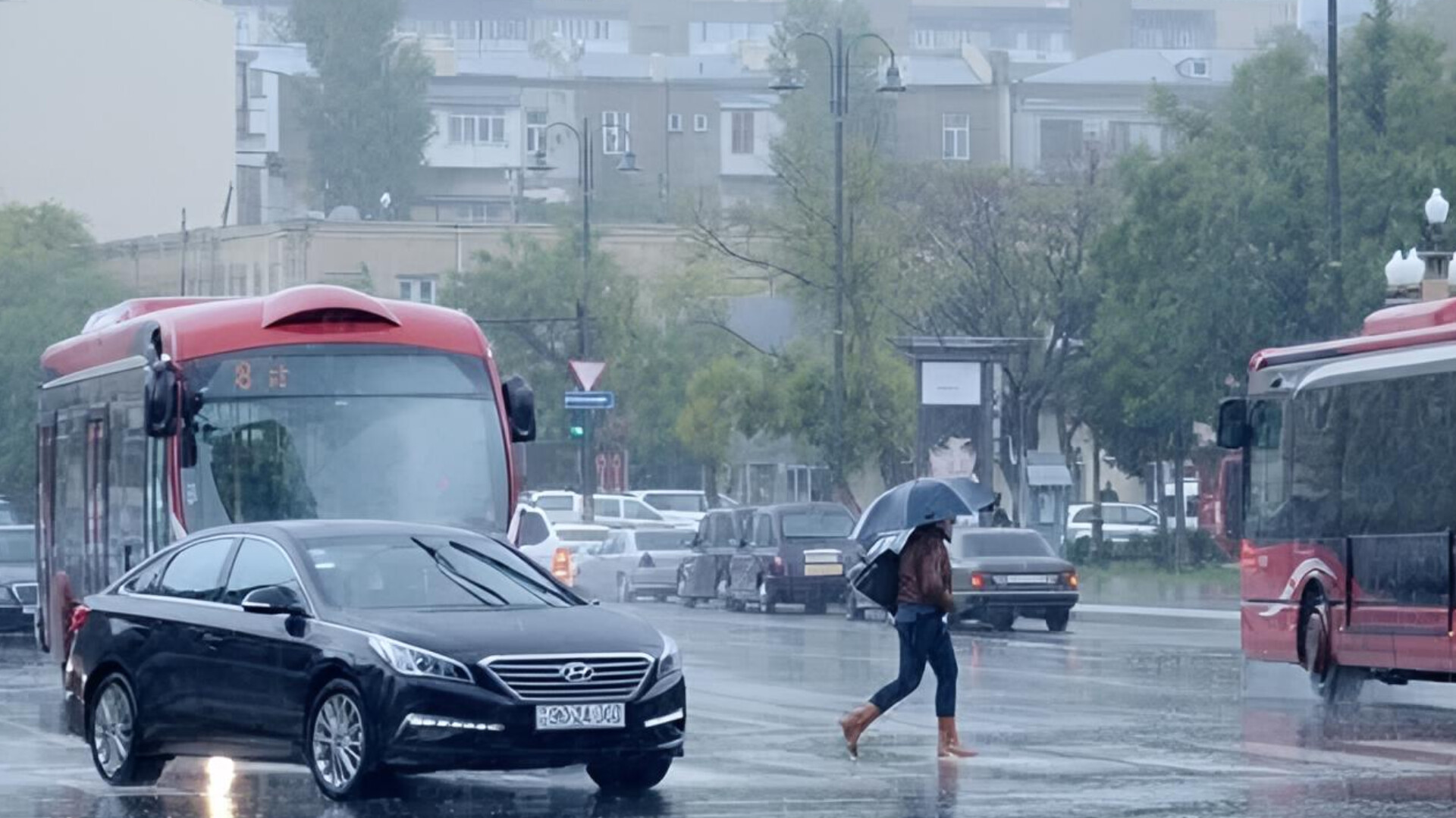 Bəzi yerlərdə intensiv yağış yağır – FAKTİKİ HAVA