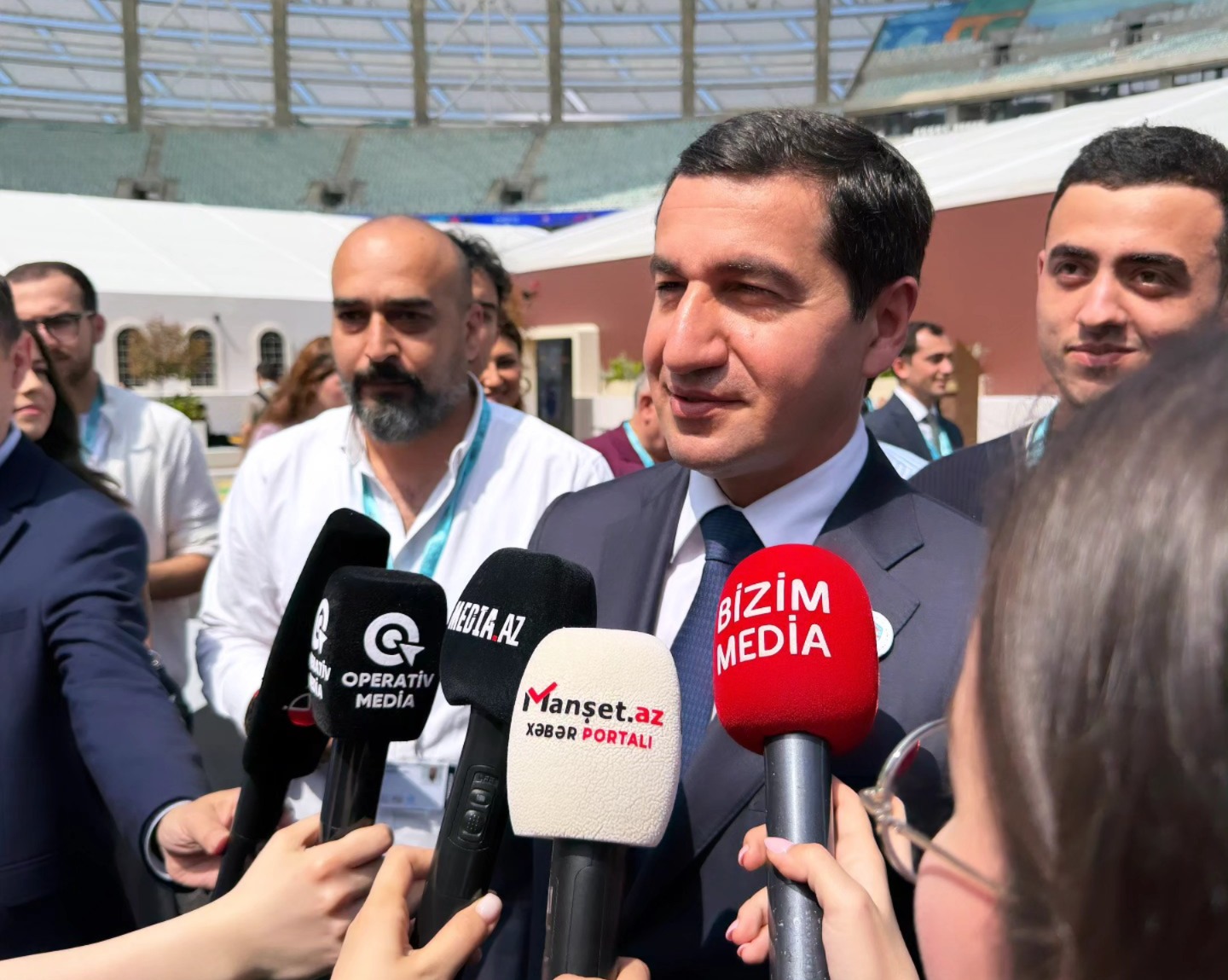 Hikmət Hacıyev: “Azərbaycan və Gürcüstan arasında dəmir yolu əlaqəsinin bərpası istiqamətində işlər aparılır”