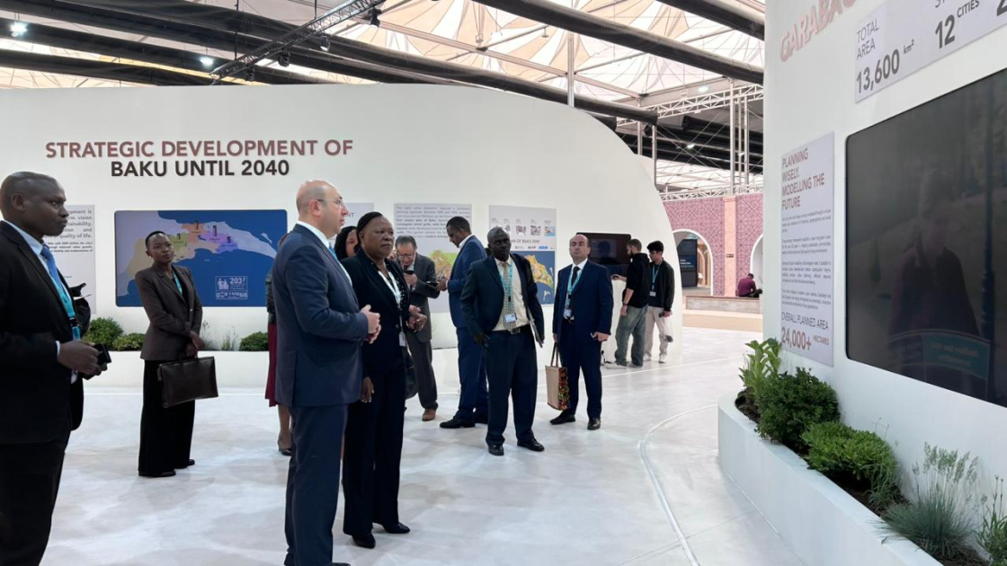 Keniya rəsmiləri WUF13 çərçivəsində “Urban Expo” sərgisi ilə tanış olublar
