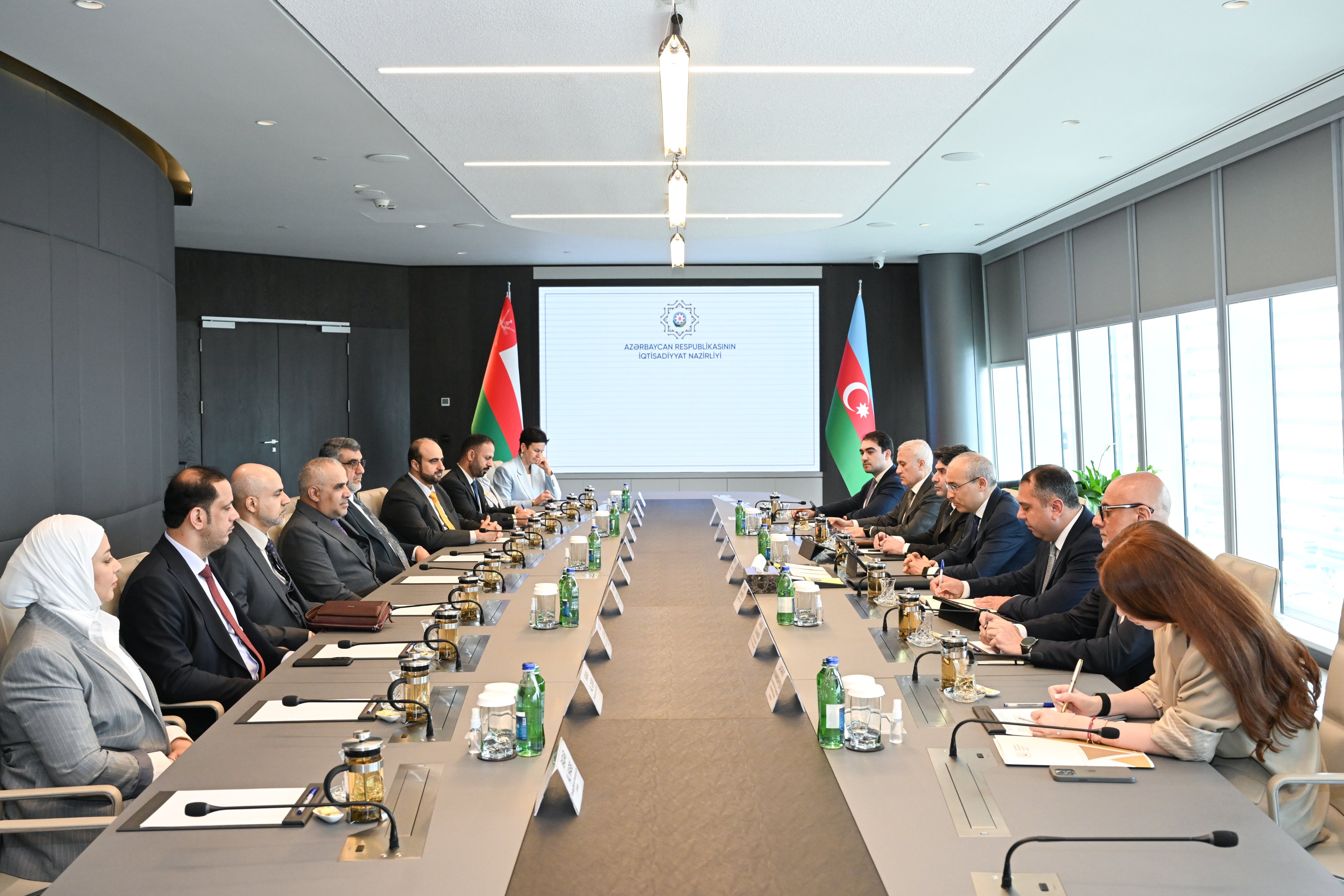 Azərbaycan və Oman arasında infrastruktur sahələrində qarşılıqlı fəaliyyət müzakirə edilib