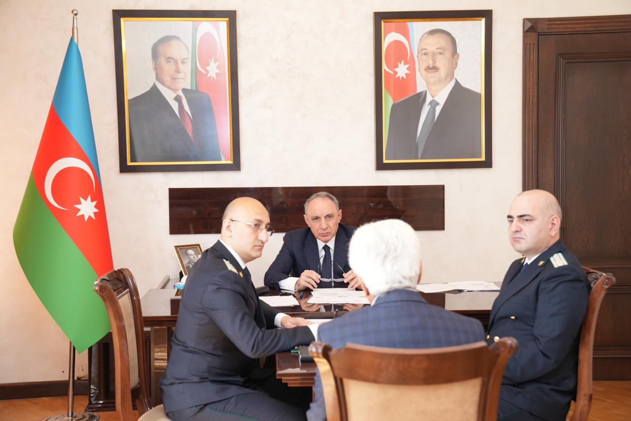 Baş prokuror Xankəndi şəhərində vətəndaşları qəbul edib