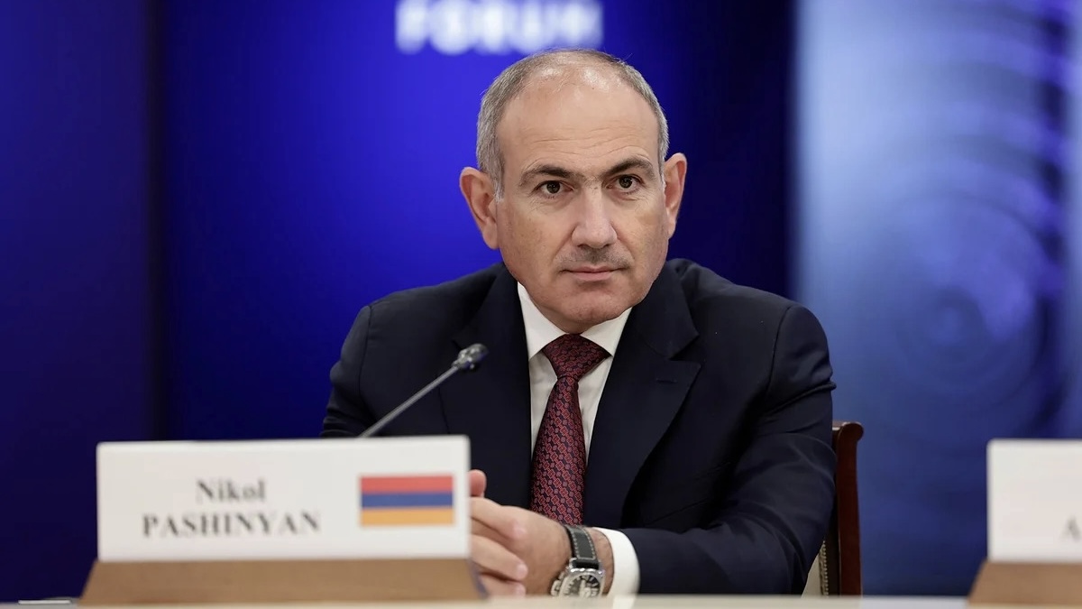 Paşinyan: Axalkalaki–Qars dəmir yolu istifadəyə verilib