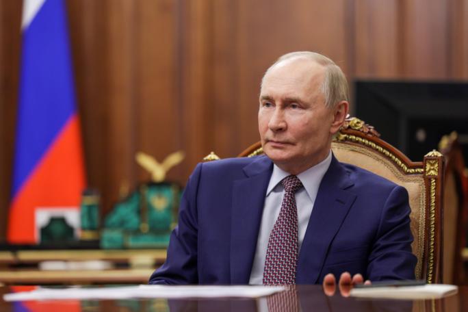 Putin Bəhreyn kralı ilə telefon danışığı aparıb