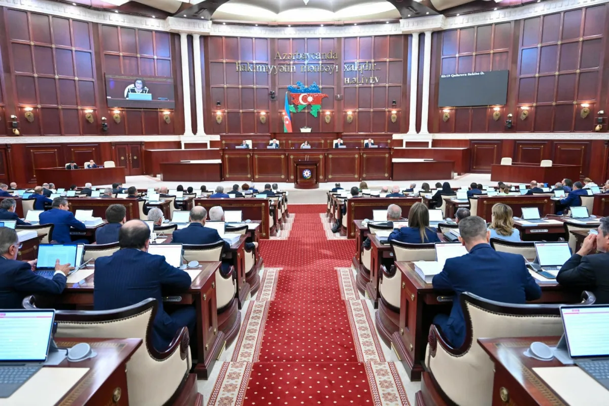 Milli Məclisin sonuncu plenar iclası başlayıb
