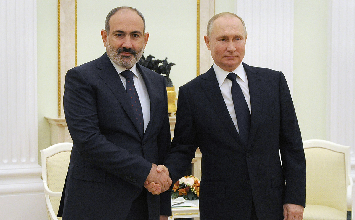 Putin və Paşinyan Astanada keçirilən AİB sammitinin nəticələrini müzakirə ediblər